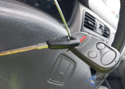 2000 Honda Accord 3.0 Ex из США, поврежденный, VIN 1HGCG1659YA097742